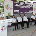 Reciben grupos vulnerables estímulos económicos del DIF