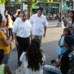 Da bienvenida Gustavo Torres a turistas que nos visitan en este periodo vacacional de verano