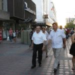 Da bienvenida Gustavo Torres a turistas que nos visitan en este periodo vacacional de verano