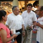 Da bienvenida Gustavo Torres a turistas que nos visitan en este periodo vacacional de verano