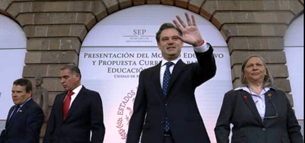 Presenta Nuño “en familia” el nuevo modelo educativo