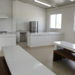 Entrega Pablo desayunador a la telesecundaria Benito Juárez