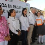 Entrega alcalde JLHC 6.4 MDP en becas y estímulos educativos