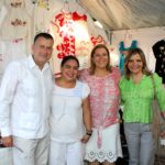 Recorren autoridades el tianguis artesanal