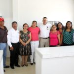 Entrega Pablo desayunador a la telesecundaria Benito Juárez