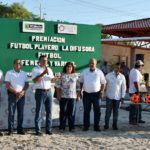 Entrega Pablo premios a ganadores del torneo de fútbol playero