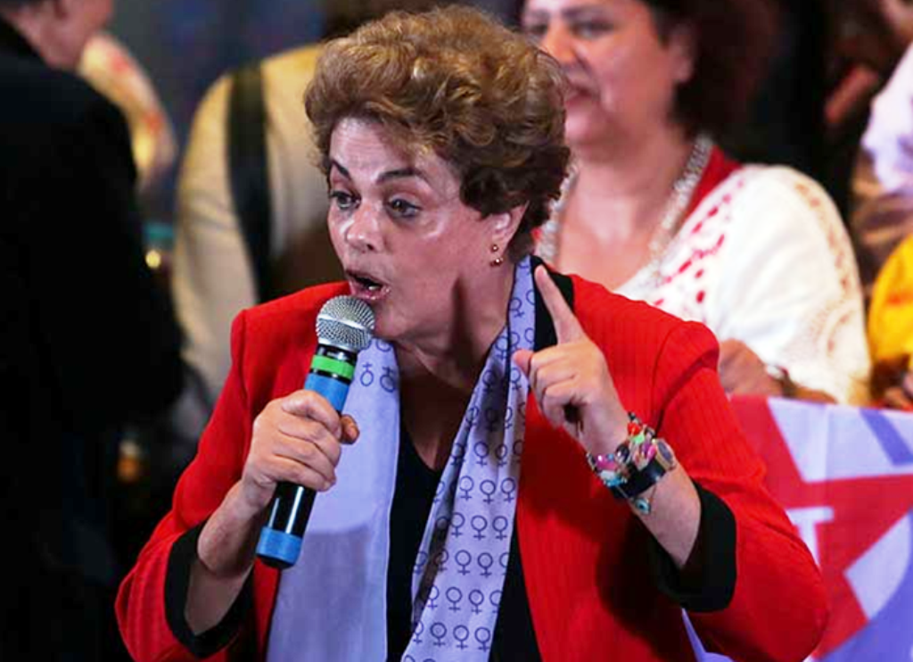 Senado brasileño aprueba juicio político contra Rousseff