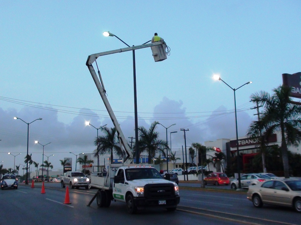 Efectúa Ayuntamiento de Tampico labores de rehabilitación y mantenimiento en la red de alumbrado público