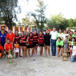 Entrega Pablo premios a ganadores del torneo de fútbol playero