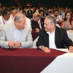 Acompaña alcalde Gustavo Torres al gobernador Egidio Torre Cantú en el symposium Realidad Energética 2016