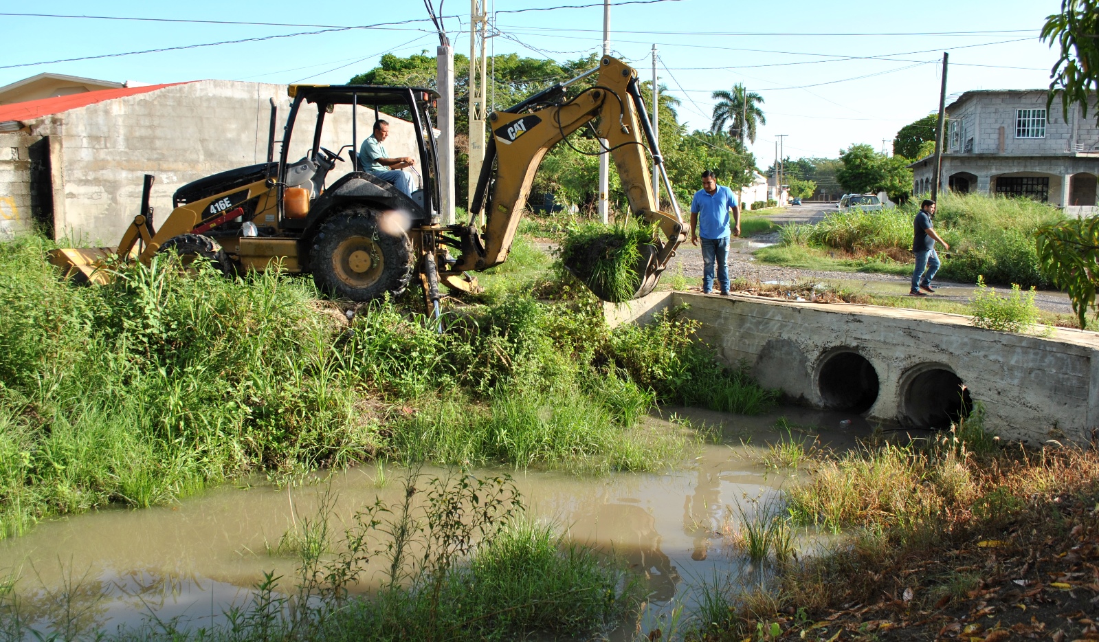 En Mante continúan trabajos de desazolve de drenes En Mante continúan trabajos de desazolve de drenes