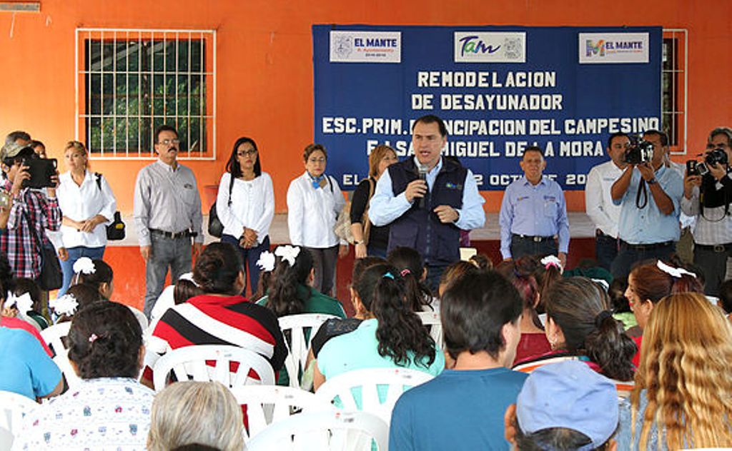 Mediante bienestar Social refrenda Cabeza de Vaca apoyo a los Mantenses Mediante bienestar Social refrenda Cabeza de Vaca apoyo a los Mantenses