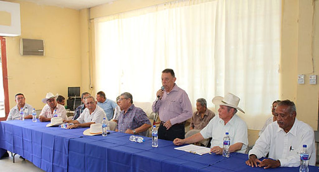 Ofrece Leal Guerra apoyo a cooperativistas Ofrece Leal Guerra apoyo a cooperativistas