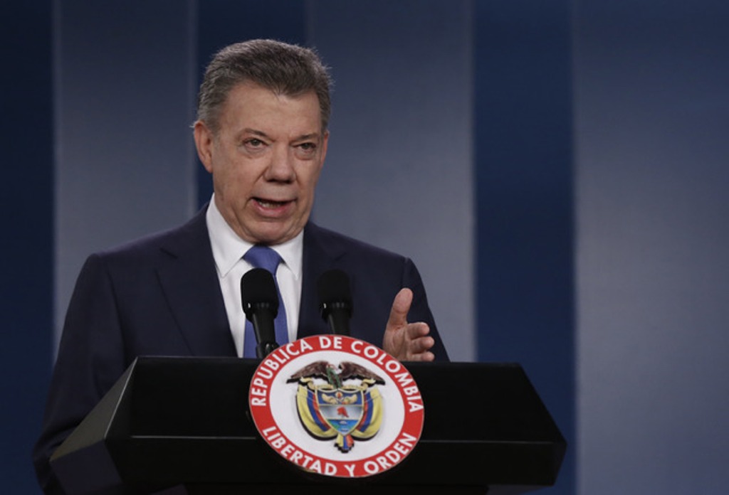 Otorgan a presidente colombiano Santos el Nobel de la Paz