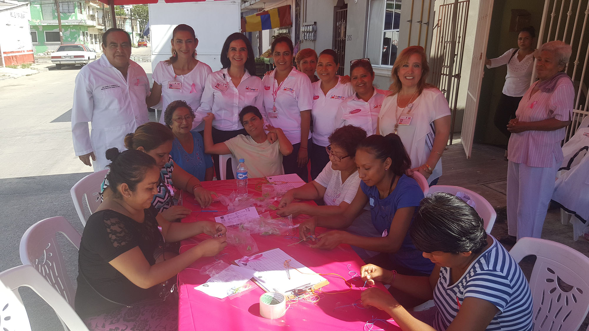 Arranca programa “Jornada Rosa” en la Colonia Cascajal, organizado por el Instituto de la Mujer Arranca programa “Jornada Rosa” en la Colonia Cascajal, organizado por el Instituto de la Mujer