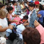 Entrega Magdalena Peraza apoyos a familias de la colonia Revolución Verde afectadas por la pasada contingencia
