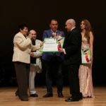 Alcaldesa rinde homenaje a Édgar Vivar en Festival de Cine