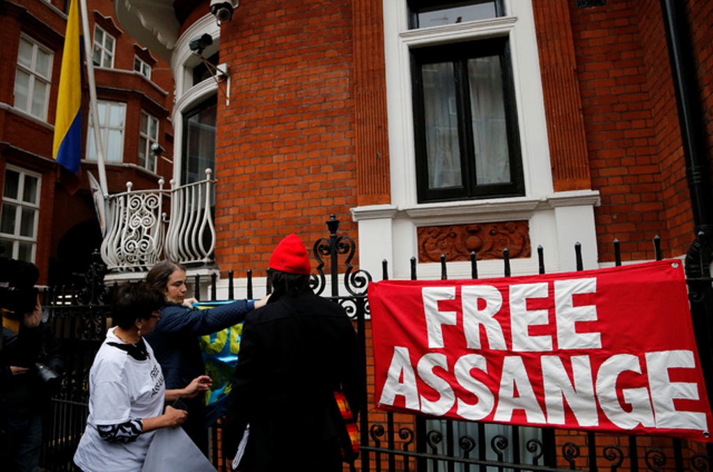 Pide Ecuador garantías para no extraditar a EU a Assange