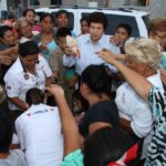 Entrega Magdalena Peraza apoyos a familias de la colonia Revolución Verde afectadas por la pasada contingencia