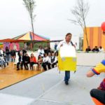 Festeja Maki con posada y regalos a niños de casas hogar