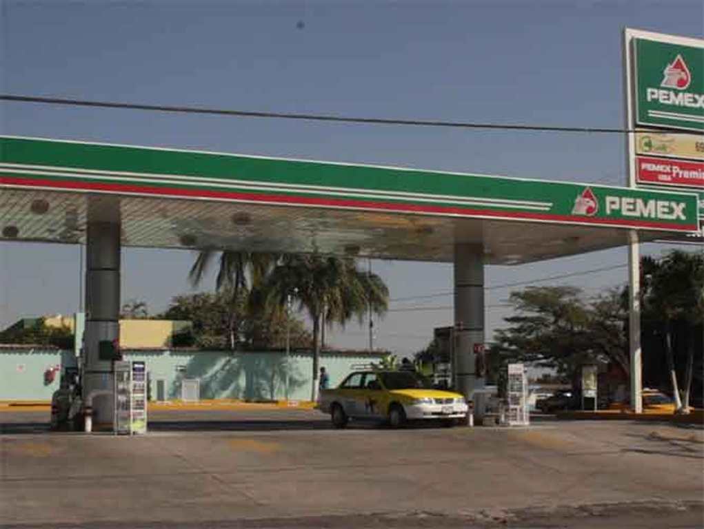 Bajan el precio de las gasolinas en Colima