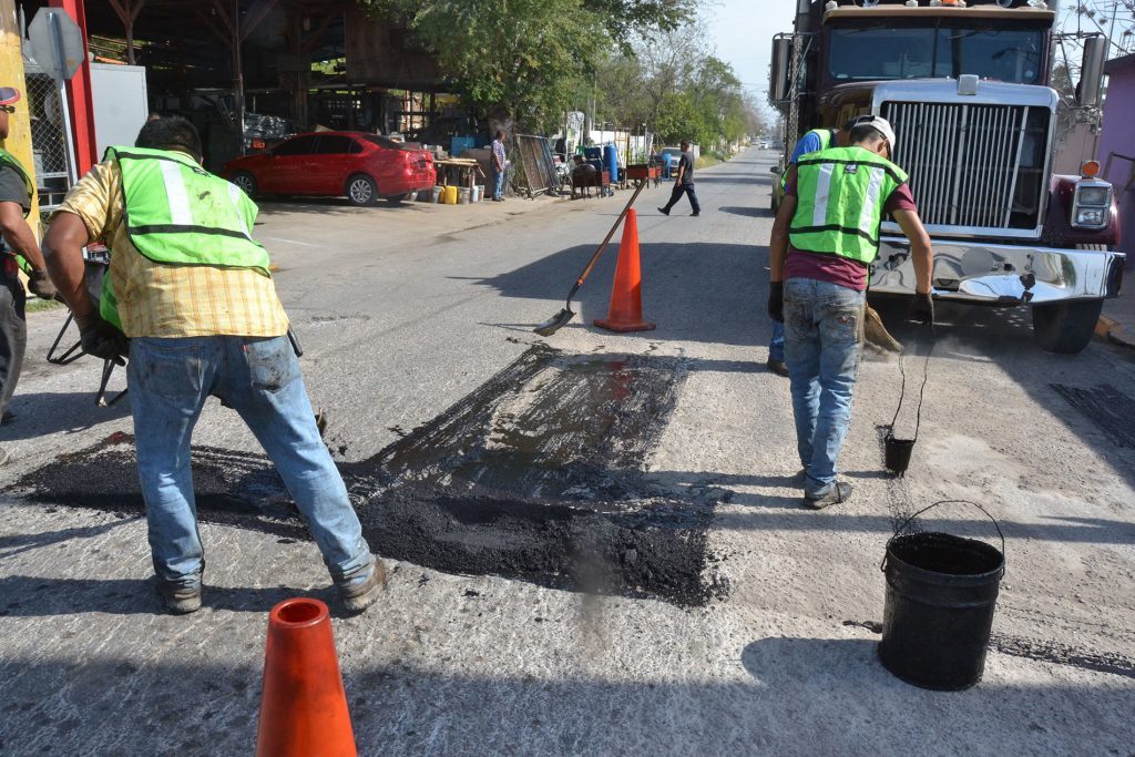 Bacheo y rehabilitación de pavimentos, recupera vialidades de Matamoros