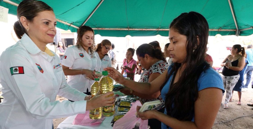 Apoya Ayuntamiento de Tampico economía de familias de la Isleta Pérez
