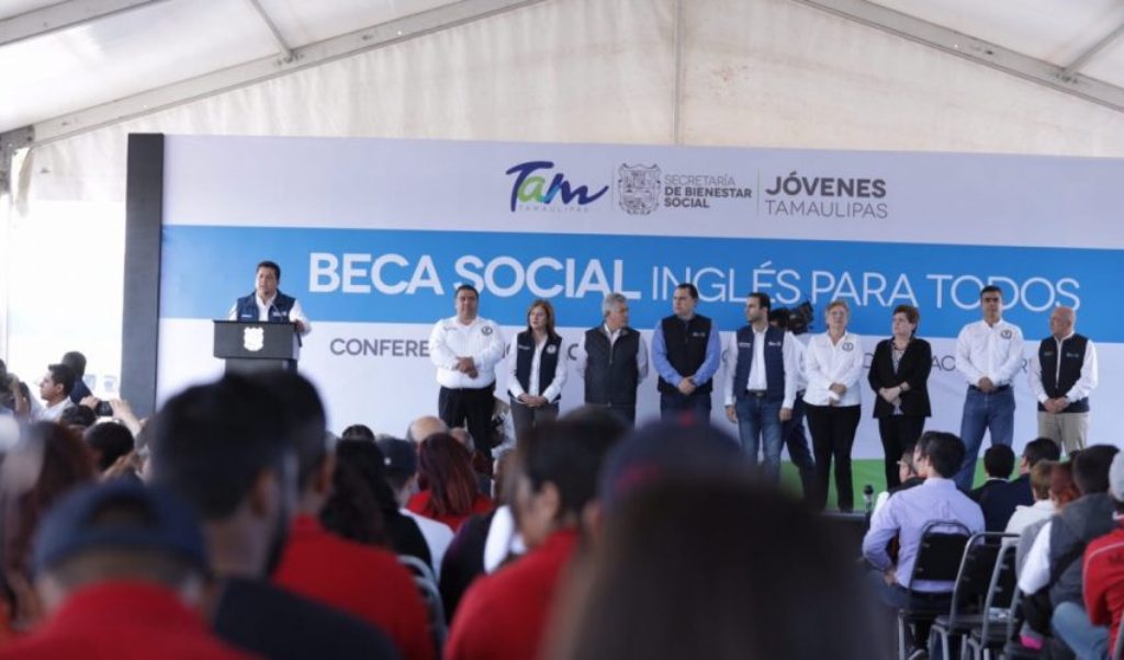 Entrega gobernador becas de inglés a estudiantes de Reynosa Entrega gobernador becas de inglés a estudiantes de Reynosa