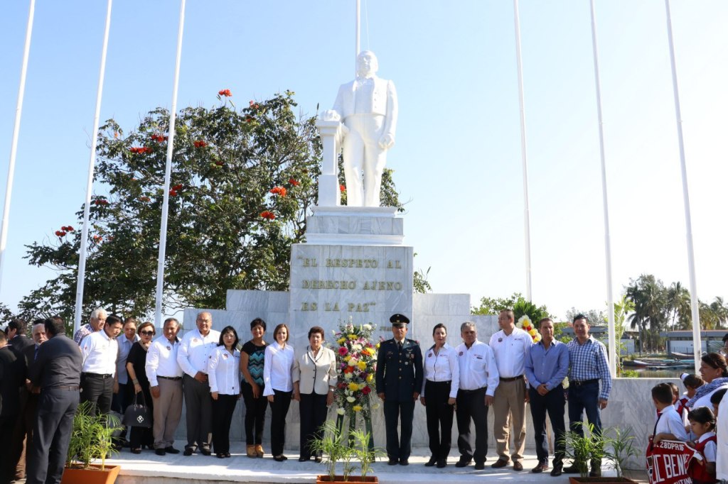 Magdalena Peraza encabeza Ceremonia de Aniversario del Natalicio de Benito Juárez