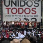 AMLO pide a EU no interferir en los comicios de 2018