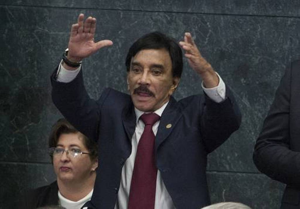 Dan $18 millones anuales a 6 socios de líder ferrocarrilero