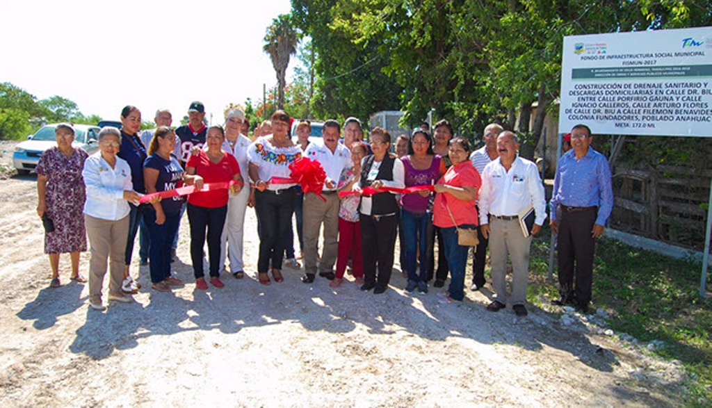 Inaugura Daniel Torres red de drenaje en la colonia fundadores del poblado Anáhuac