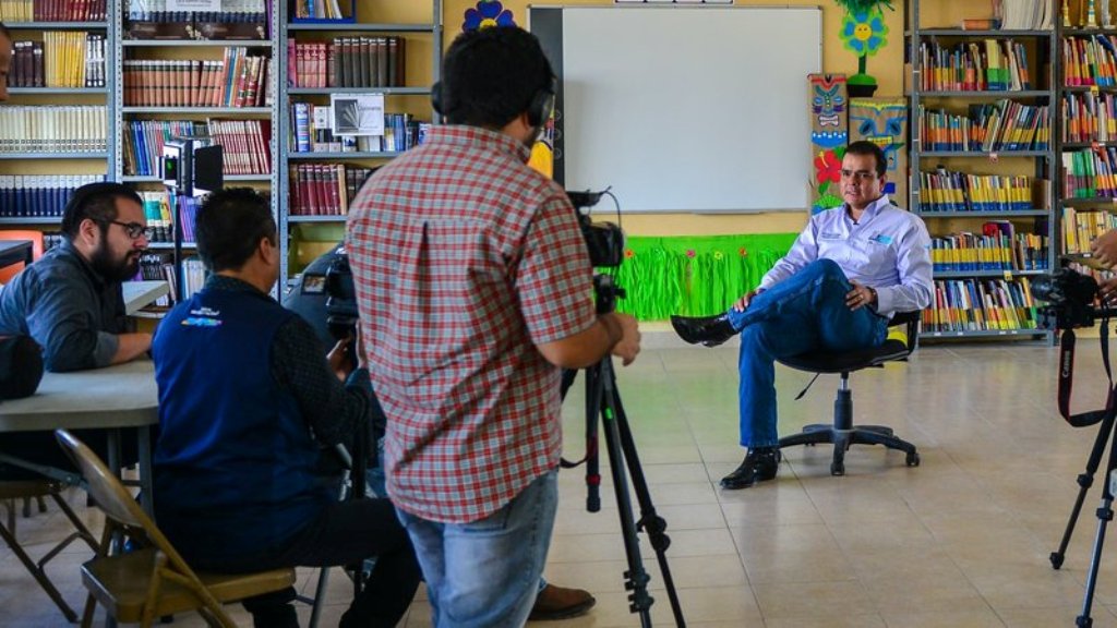 Se compromete Enrique Rivas seguir apoyando a las escuelas