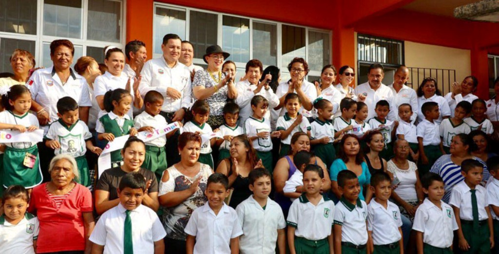 Entrega Magdalena Peraza obra de comedor escolar en la primaria Fernando San Pedro Entrega Magdalena Peraza obra de comedor escolar en la primaria Fernando San Pedro