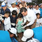 Liberan gobierno de Tamaulipas y voluntarios más de mil crías de tortugas Lora