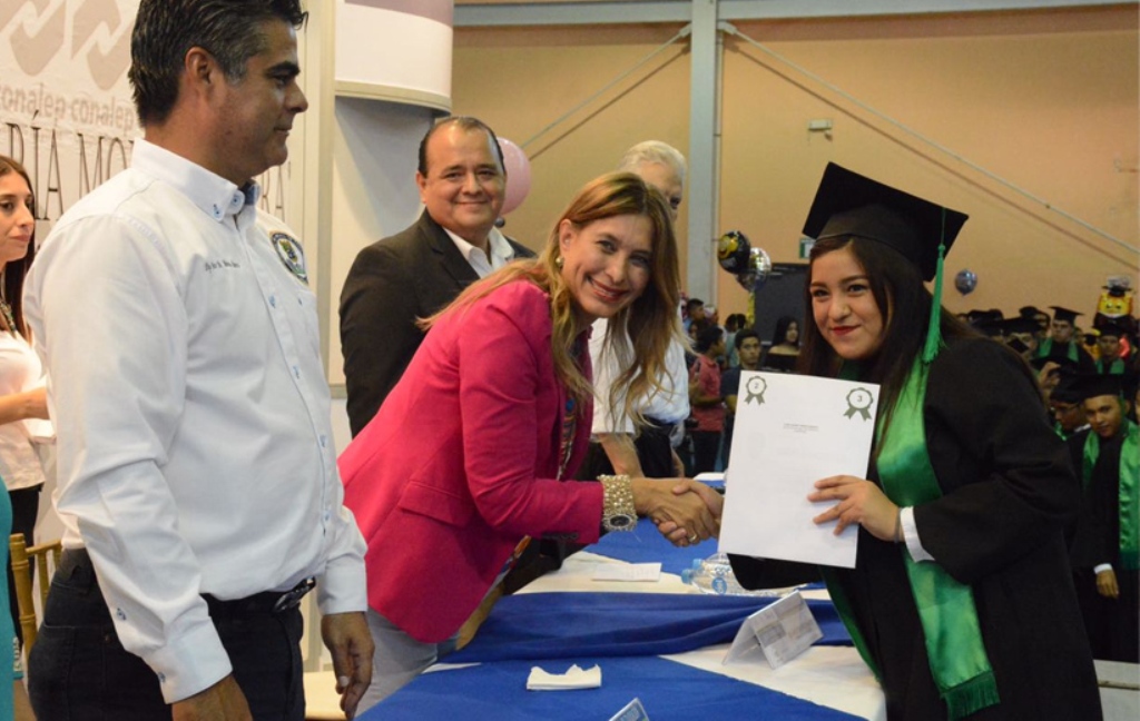 Felicita Maki Ortiz a XXXIV generación del Conalep-Reynosa
