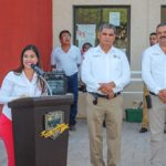 Regresan empleados y funcionarios municipales a sus labores