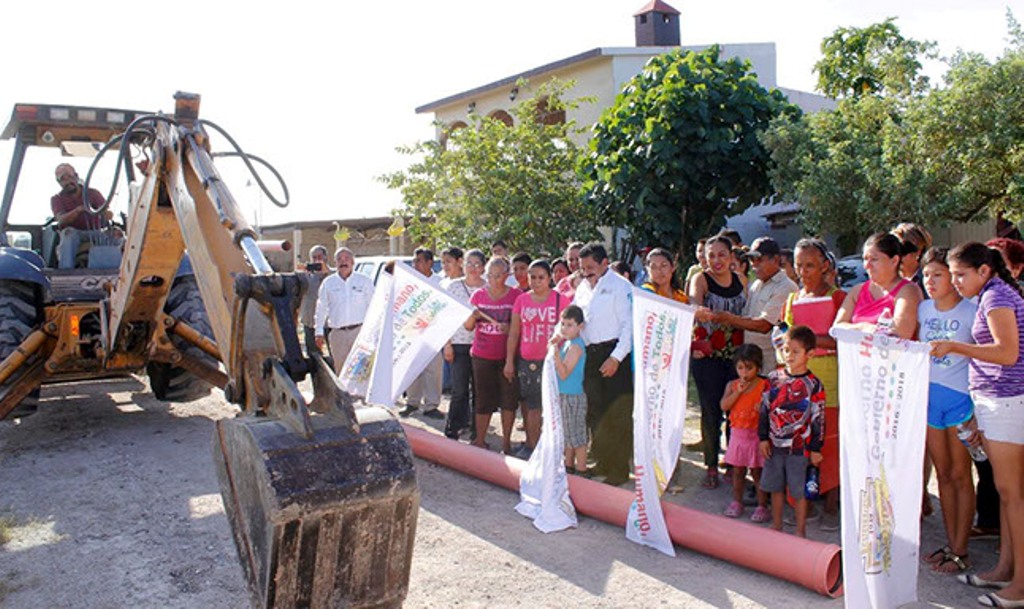 Inicia alcalde de Valle Hermoso construcción de drenaje en la colonia 24 de febrero
