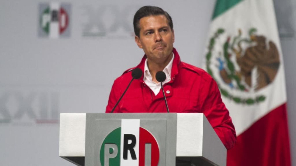La aprobación del presidente Enrique Peña Nieto sube tres puntos en agosto a 28%