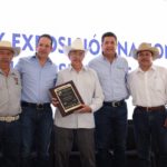 Gobernador refrenda compromiso con el sector ganadero ante productores del país