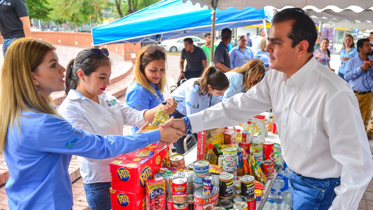 Exhortan a residentes en E.U. llevar sus donativos en los acopios de Laredo, Tex.