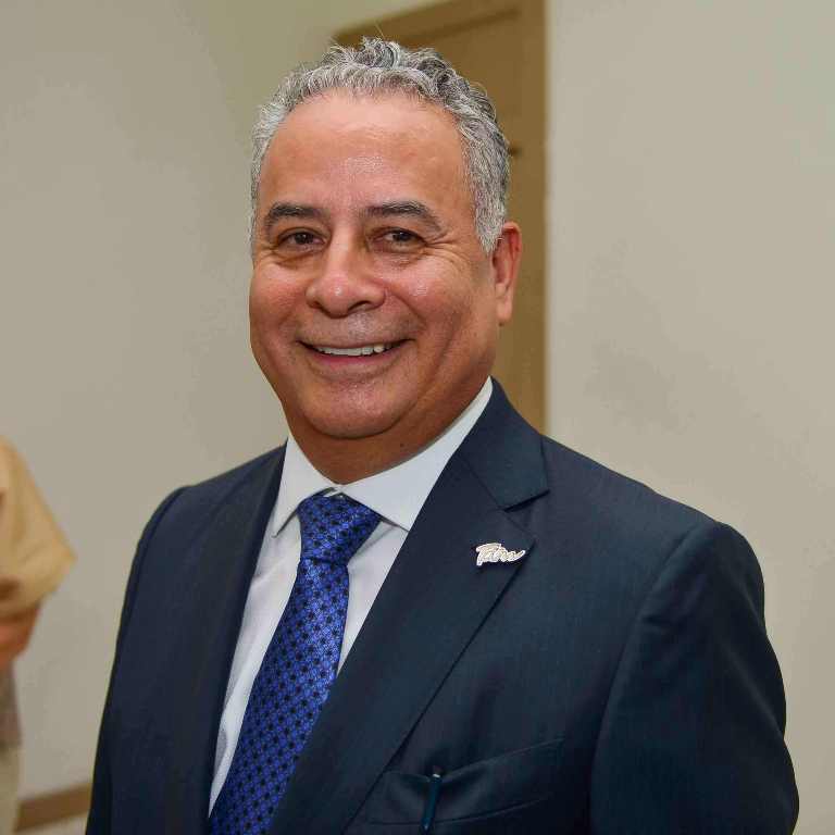 Reconocen trabajo de Enrique Rivas en su primer año de gobierno