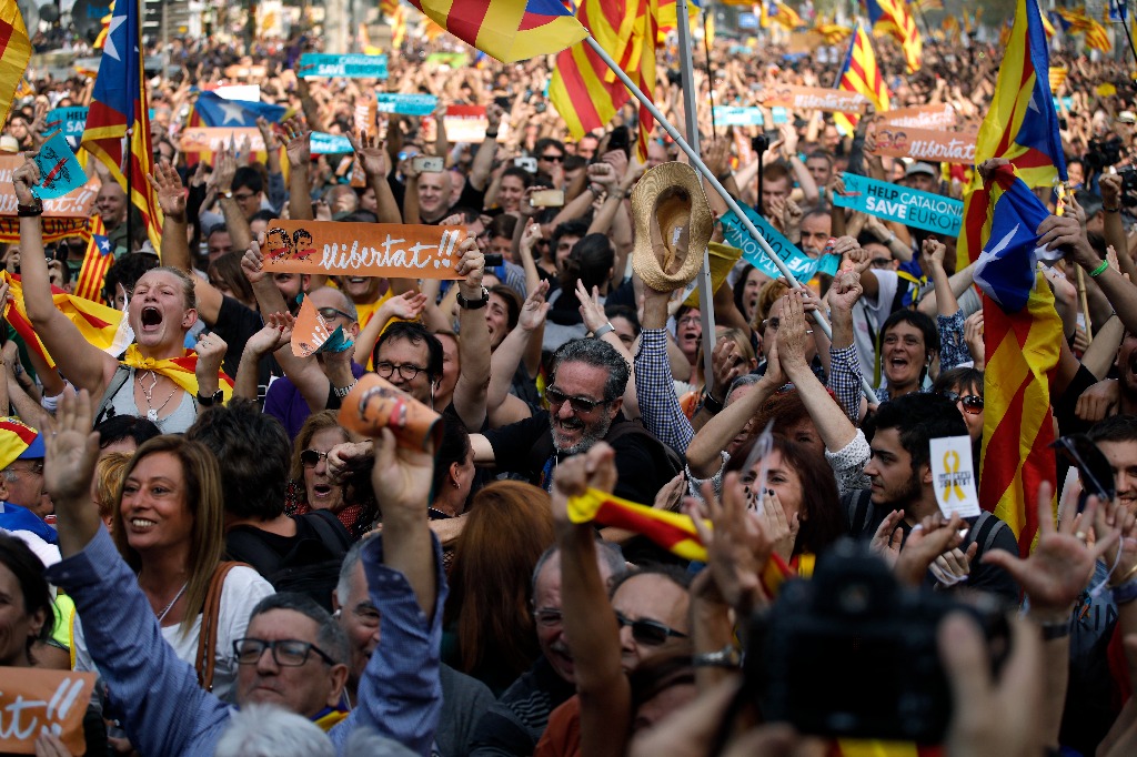 Congreso de Cataluña declara la independencia