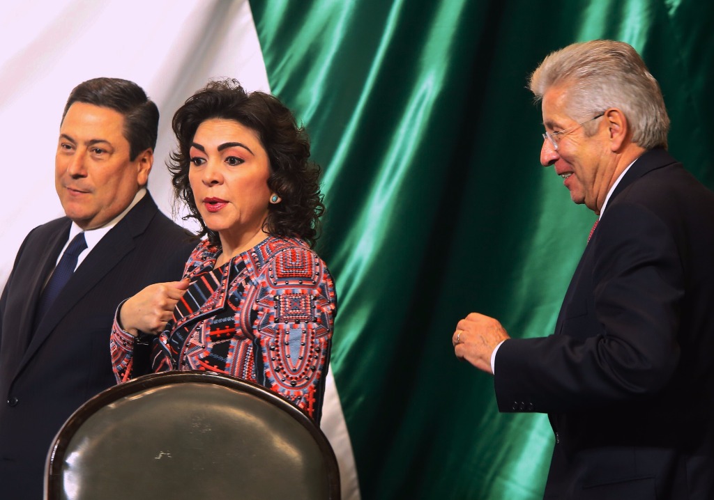 Ivonne Ortega buscará candidatura del PRI a la Presidencia