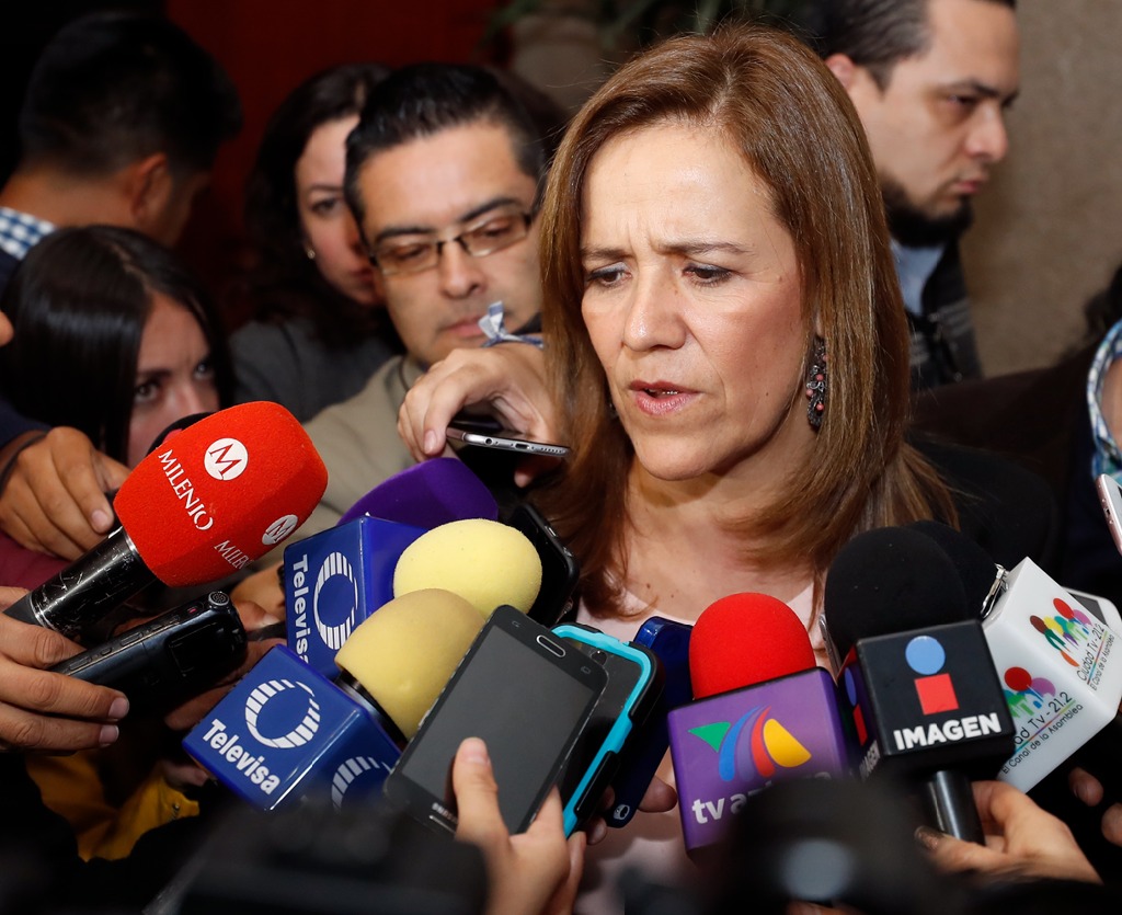AMLO: hace bien la esposa de Felipe Calderón en rebelarse