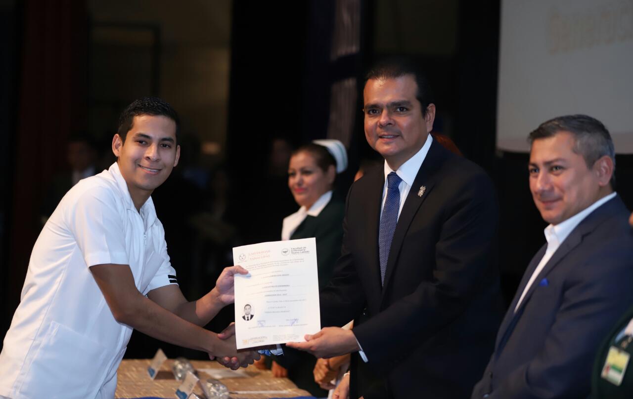 Exhorta Rivas a graduados de enfermería a ejercer su profesión con responsabilidad