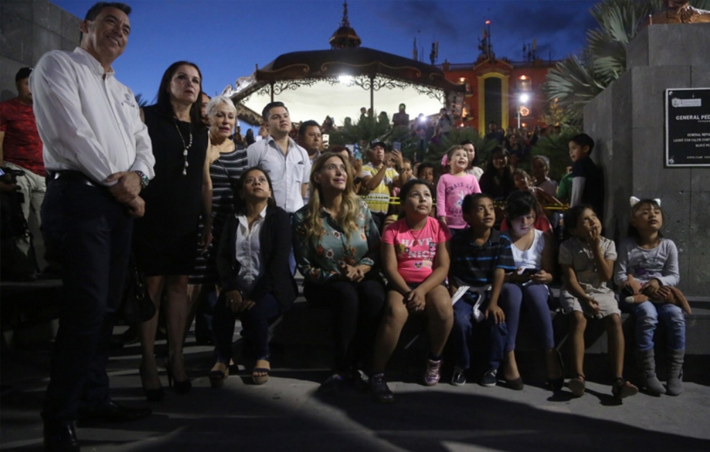 Inauguró Maki Ortiz festival navideño 2017