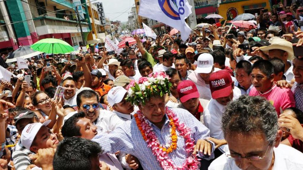 AMLO asegura que va ganando en las encuestas... y hasta en Las Vegas AMLO asegura que va ganando en las encuestas... y hasta en Las Vegas
