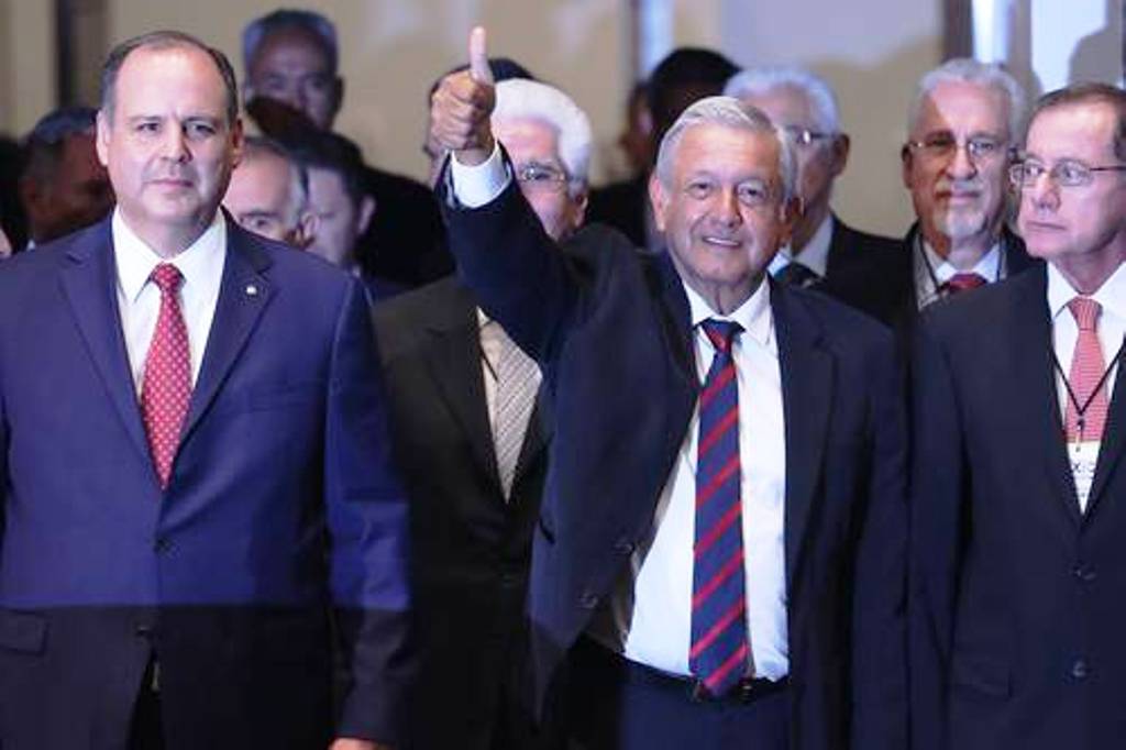 Mi gobierno no sería dictadura, sino democracia real: AMLO