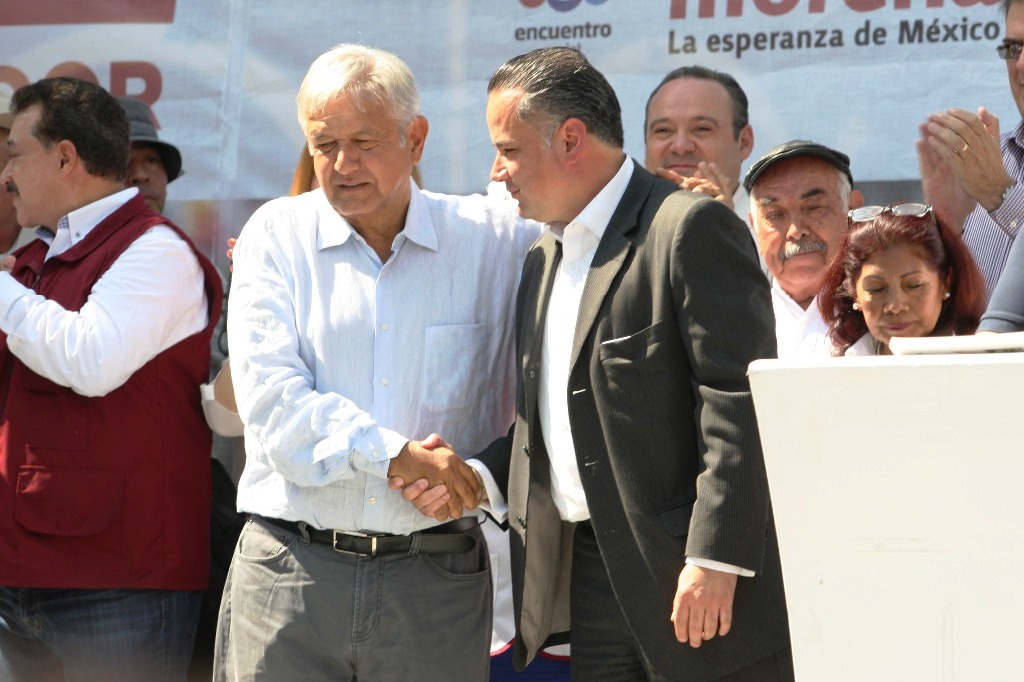 AMLO da bienvenida a su campaña a Santiago Nieto